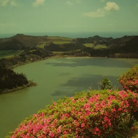 Aptº T2 Duplex - S. Pedro Iii * Ponta Delgada