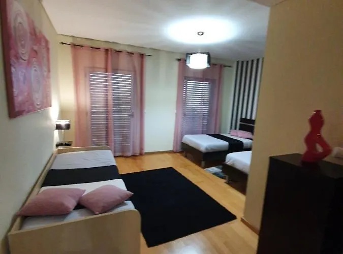 Aptº T2 Duplex - S. Pedro Iii 아파트